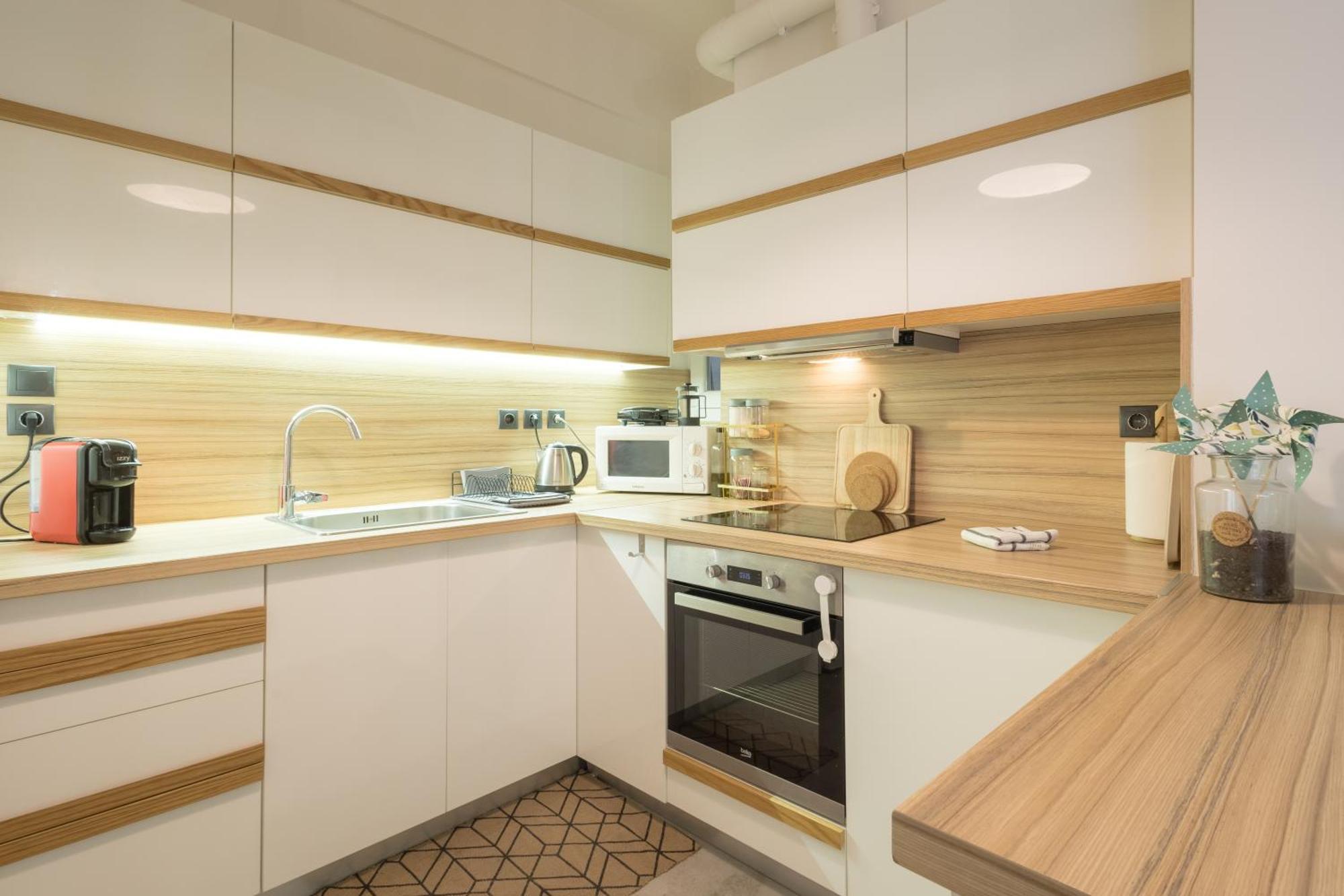 The Flat, Downtown